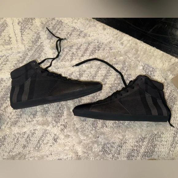 Burberry Black Leather Men's Sneakers - Picture 2 of 6